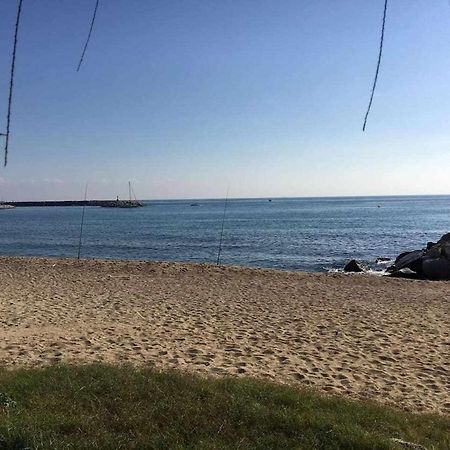 Nice And Quiet Flat In Premia De Mar Hutb 외부 사진